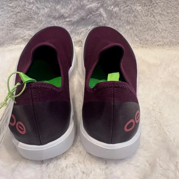 OOFOS Women's Burgundy eeZee Slip-Ons - Picture 6 of 7